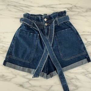Zara Dark Wash Paperbag Waist Denim Shorts with Belt Size 4